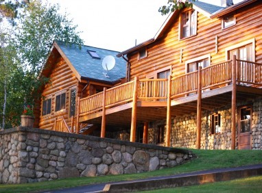 Luxury_log_Home - Log Homes Grow in Popularity in Indiana