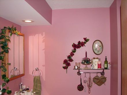 Interior Painting: Bath tips to power up your painting