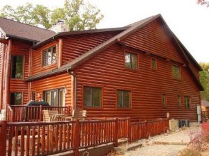 Log-Home-Staining