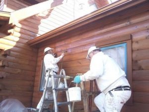 Log-Home-Staining